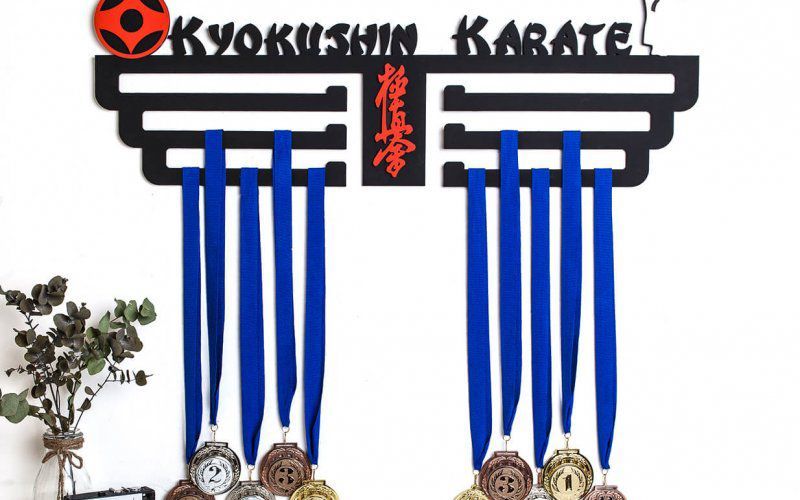 Медальница "Kyokushin karate" из дерева RED-1983