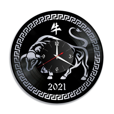 Часы настенные "Новый год 2021 (Бык), серебро" из винила, №1
