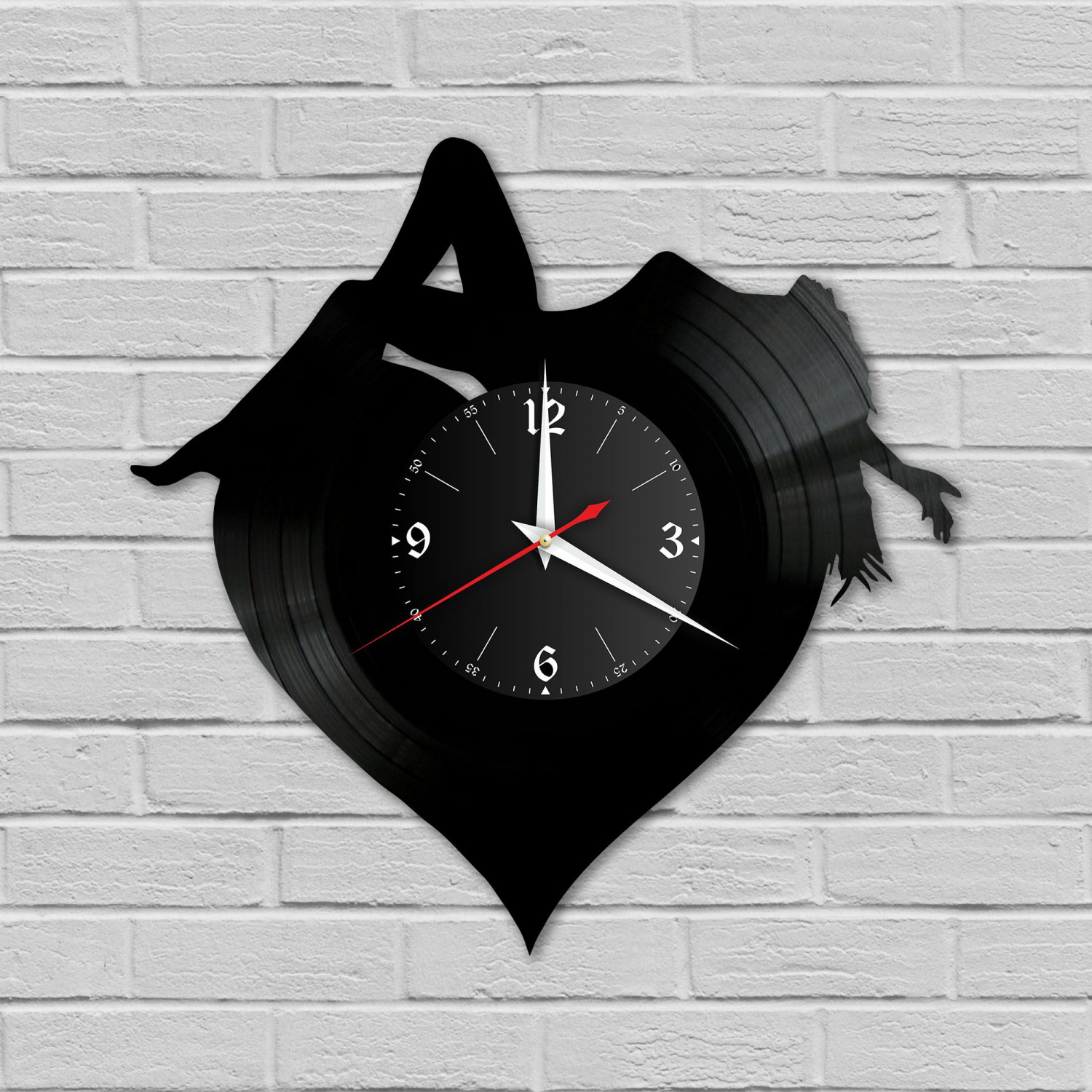 Часы настенные "Девушка на сердце" из винила, №1 VC-10691